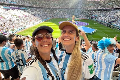 Las chicas durante su luna de miel, que incluyó Tailandia y el Mundial en Qatar.