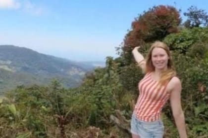 Las chicas se internaron en la selva como parte de un recorrido que iban a hacer solas en medio de su viaje como mochileras