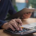 Cómo será desde este mes, tras un cambio oficial, el impuesto sobre asalariados y jubilados