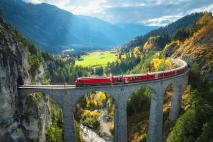 Las cinco rutas de tren más sorprendentes del mundo: rutas únicas que siguen activas y son Patrimonio de la Humanidad