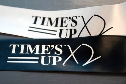 Las cintas que llevarán los famosos que apoyan el movimiento Time´s Up