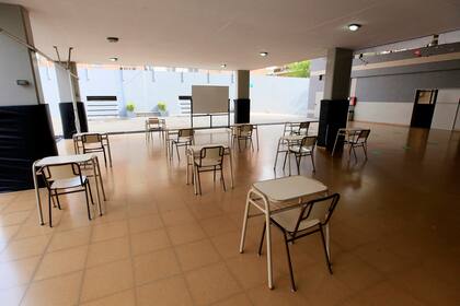 Las clases presenciales comenzaron a volver en forma gradual, aunque aún quedan pendientes la autorización en general para institutos terciarios y otros establecimientos