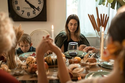 Las comidas navideñas pueden estar acompañadas de canciones para la fecha
