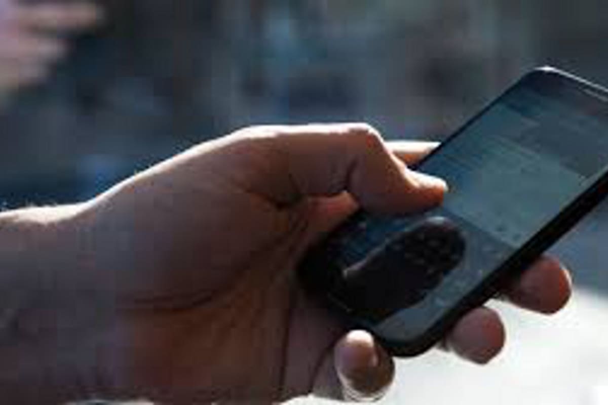 Las compañías de celulares pusieron en marcha diversos planes para mejorar los beneficios que reciben los clientes sin que tengan que hacer desembolsos extras