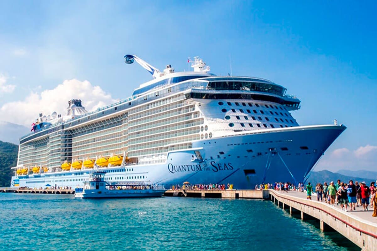 Las compañías de cruceros ya buscan voluntarios para poner a prueba sus protocolos de cara a la reanudación de sus actividades comerciales (Royal Caribbean)
