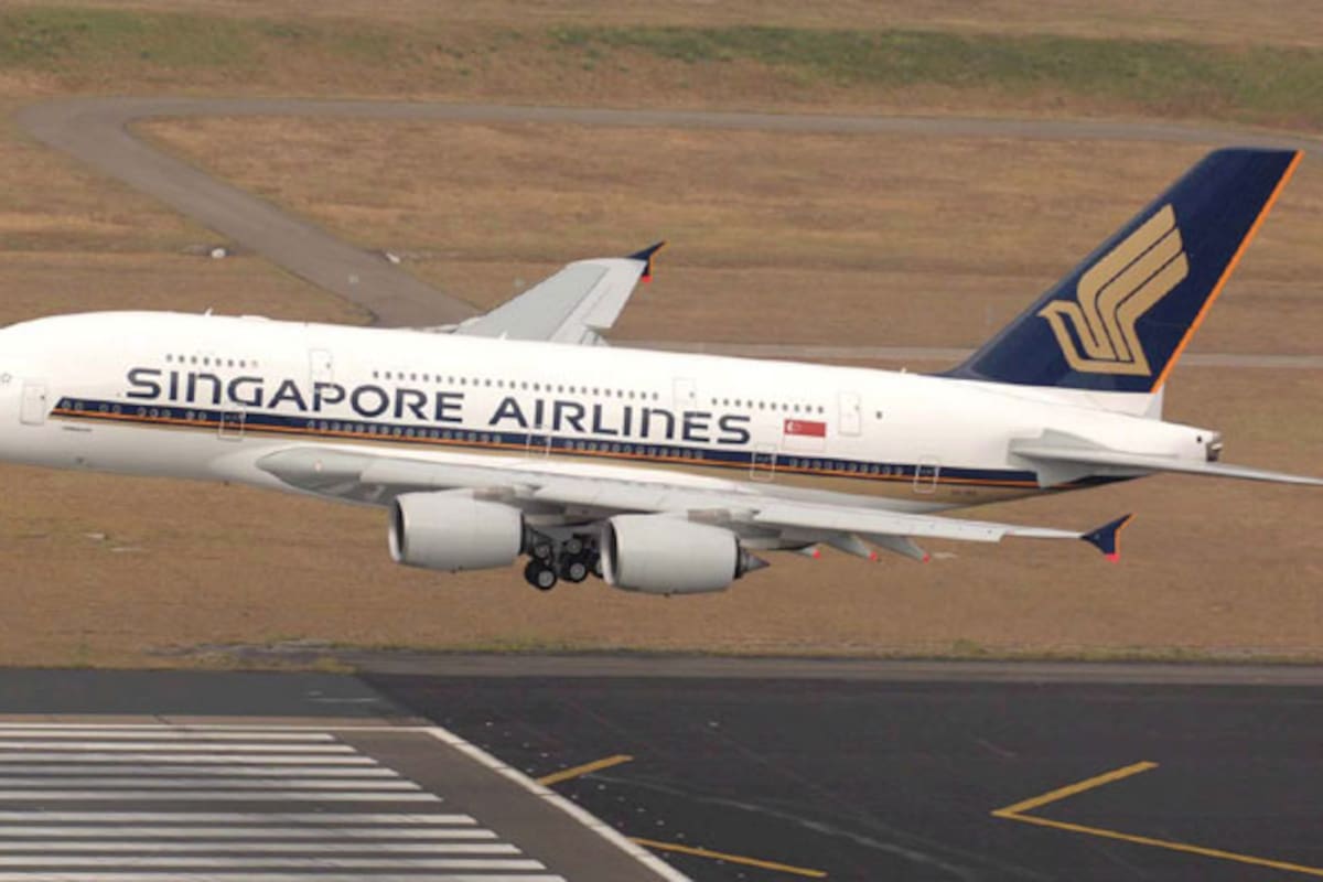 Las condiciones laborales de Singapore Airlines han sido largamente criticadas por grupos de defensa de los derechos de las mujeres