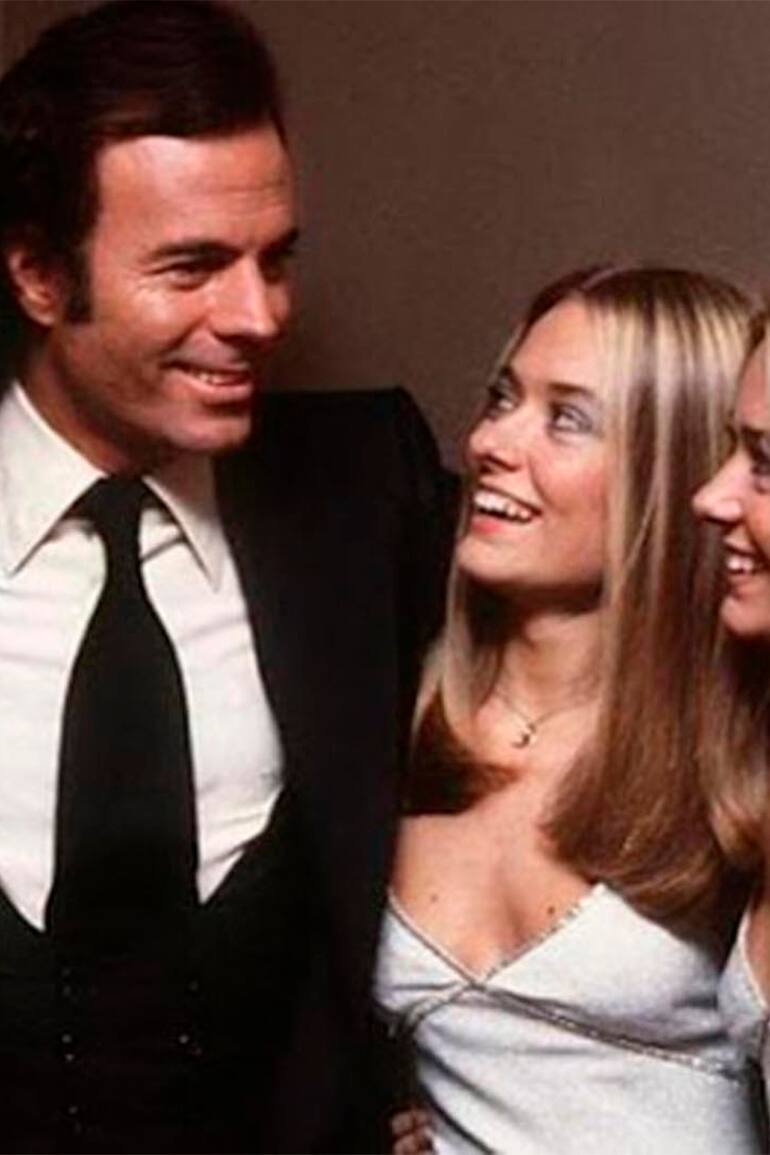 Julio Iglesias y las Trillizas de Oro, a fines de los 70