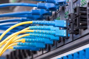 Las conexiones por fibra óptica ya representan cerca del 12 por ciento de los accesos de banda ancha en la Argentina, según un reporte de la Cámara Argentina de Internet