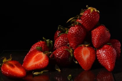Las consecuencias de sacarle el cabo a las frutillas antes de lavarlas y cómo aprovechar todas sus propiedades