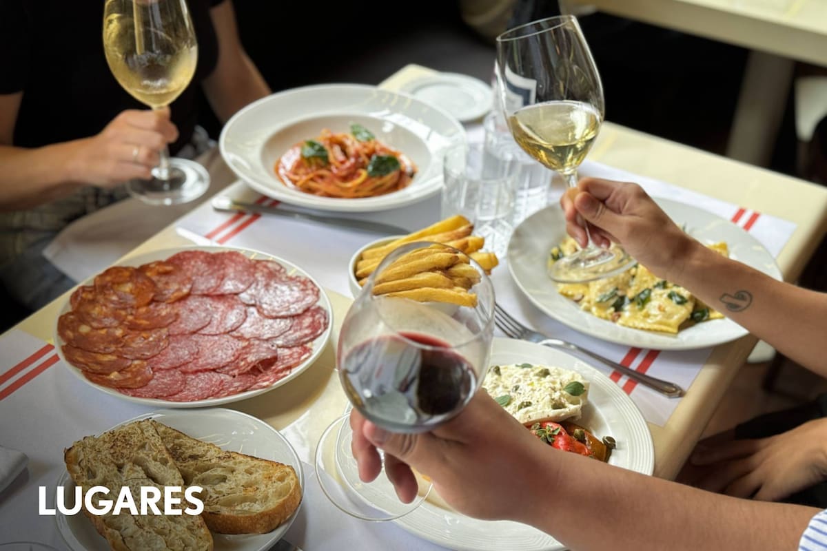 En Casa Cavia prefieren estas copas para servir sus vinos y cócteles.