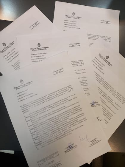 Las copias que la izquierda hizo llegar a presidentes y vicepresidentes de la Cámara de Diputados bonaerense