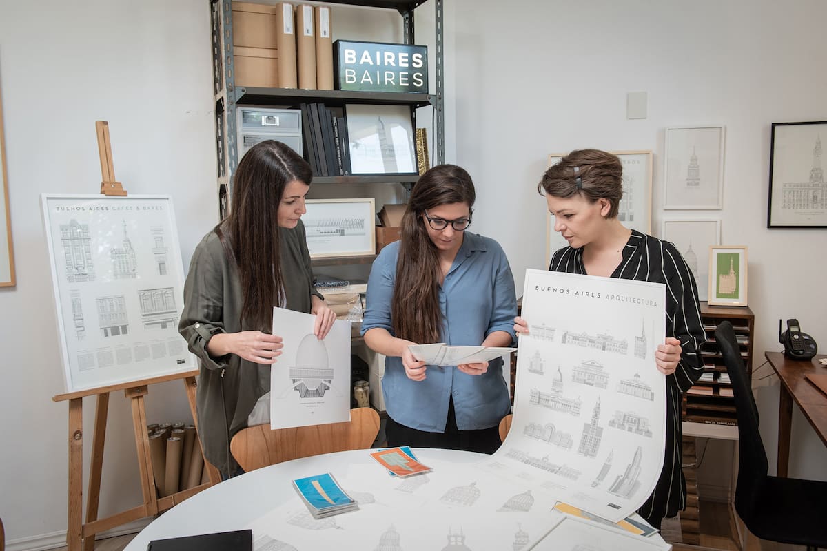 Las creadoras de Baires Baires plasman en láminas, cuadros y postales de colección la riqueza arquitectónica de la ciudad