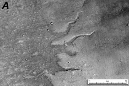Las crestas de los ríos se formaron hace entre 4000 y 3000 millones de años, cuando los ríos grandes y planos depositaron sedimentos en sus canales