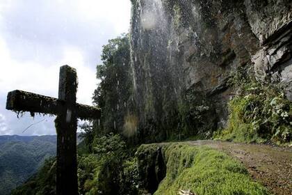 Las cruces marcan los lugares en los que han ocurrido tragedias