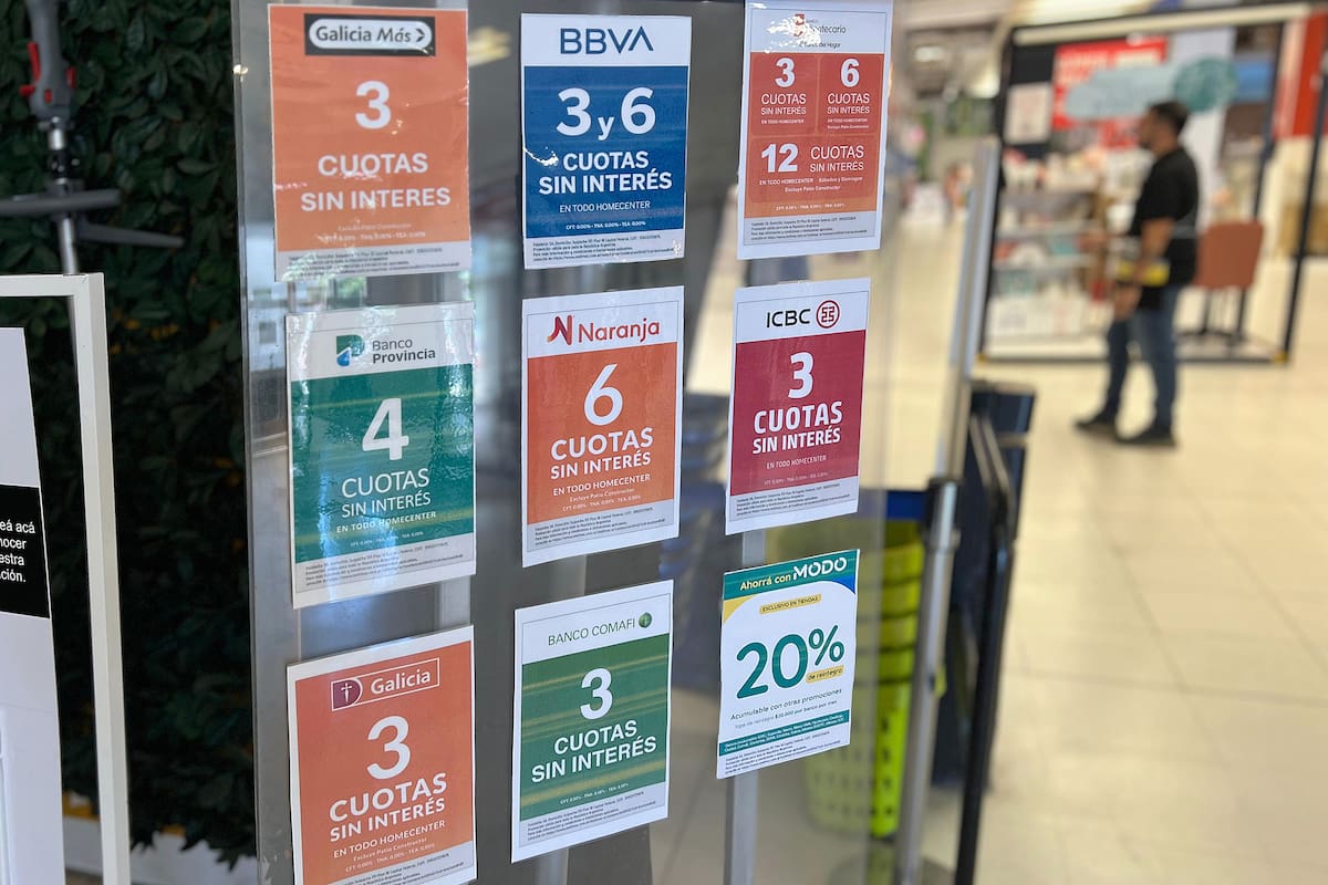 Las cuotas siguen siendo un recurso clave para sostener el consumo, pero el crédito es cada vez más caro y selectivo