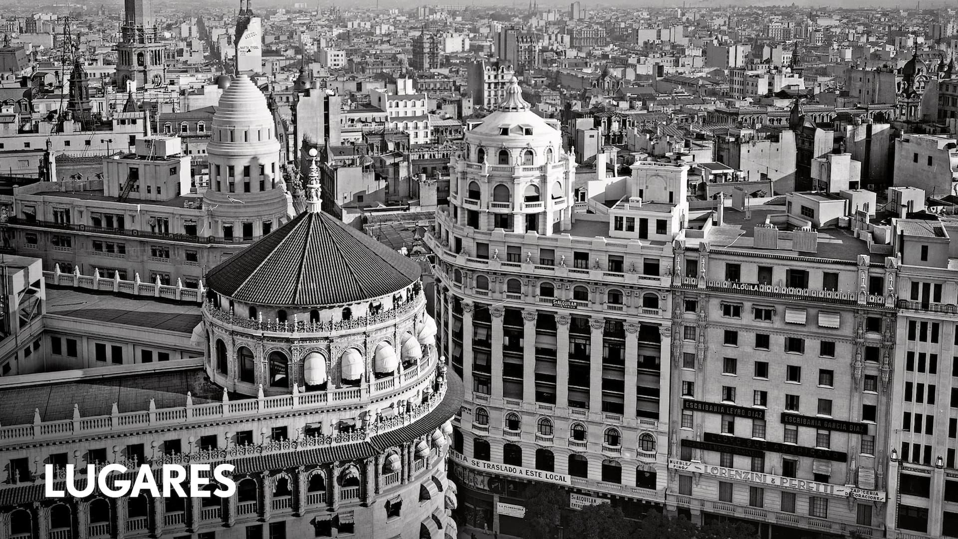 Las cúpulas del ex Banco de Boston, Equitativa del Plata y Bencich, en Florida y Diagonal Norte. 1931.