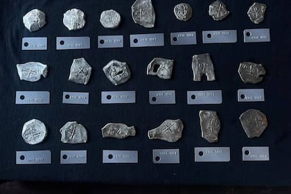 Las diferentes monedas recuperadas fueron acuñadas en México, Perú y Bolivia