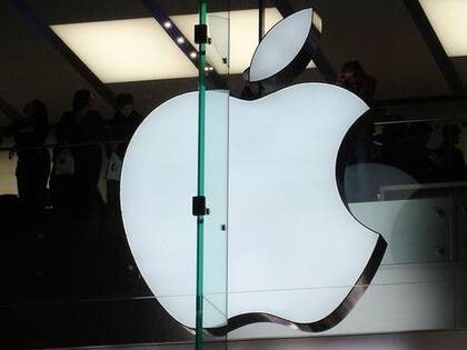 Las dificultades que enfrenta Apple se pueden dividir en tres amplias categorías: cuestiones legales y antimonopolio; desaceleración de las ventas de iPhone; y crecientes tensiones geopolíticas.