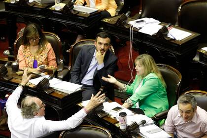 Las diputadas van por más: buscan que las bancas vacantes correspondan a mujeres. Cristina Álvarez Rodríguez