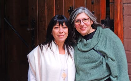 Las directivas de la Escuela, María José Sgalia y Sandra Condoleo.