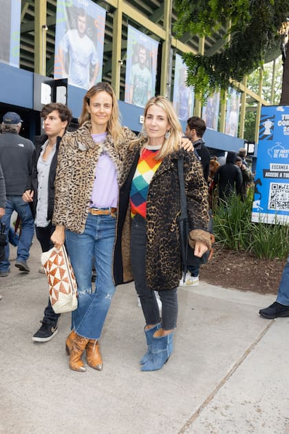 Las diseñadoras Lolo Tanoira y Rocio Gonzalez apostaron a los abrigos con estampa animal.