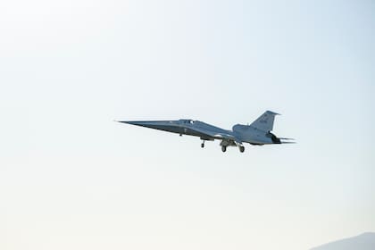 Las distintas partes de una aeronave pueden originar ondas de presión que luego se reúnen antes de llegar al suelo