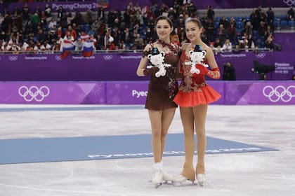 Las dos amigas tras la ceremonia de premiación