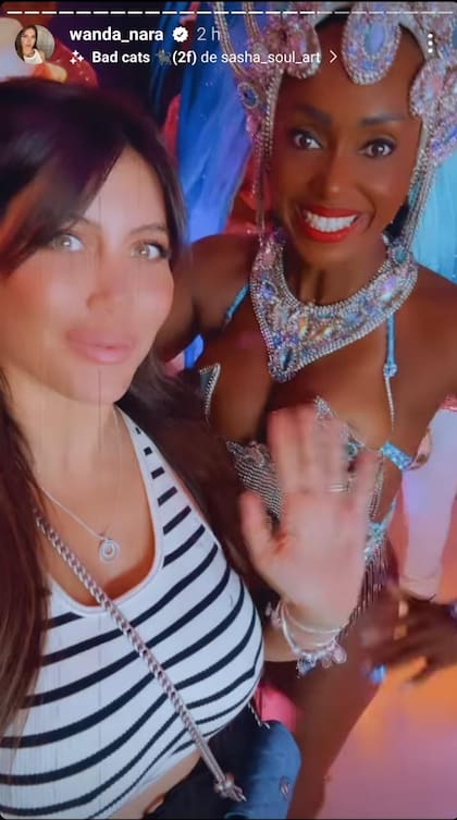 Las dos hermanas Nara se animaron a sumarse al corso