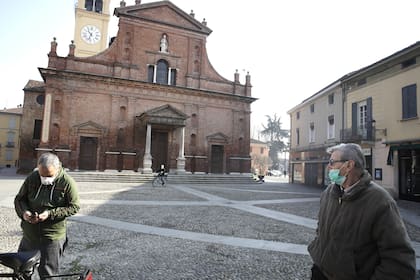 Las dos muertes en Italia y la multiplicación de casos en Corea del Sur e Irán elevaron el temor por la propagación; la OMS llamó a invertir con urgencia para contener la epidemia