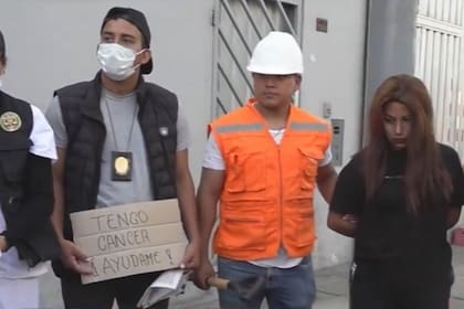 Las dos mujeres fueron detenidas (Captura video)