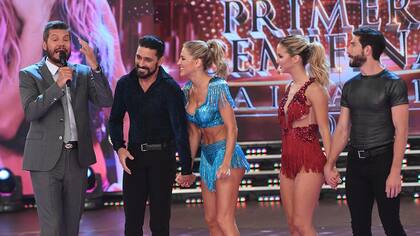 Las dos parejas semifinalistas junto a Marcelo Tinelli