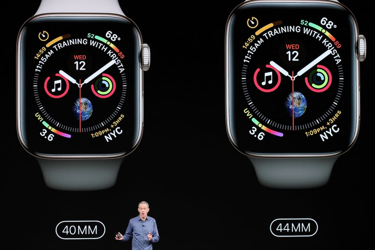 Las dos versiones del Apple Watch, con pantallas más grandes y sensores para realizar un electrocardiograma y un monitor del ritmo cardíaco
