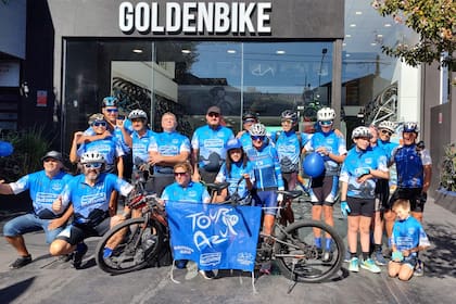 Las duplas que partieron esta mañana desde Mar del Plata en el inicio del Tour Azul, que unirá la ciudad balnearia con Buenos Aires, entre hoy y el martes