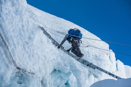 Las duras exigencias para ascender en la cordillera del Himalaya, donde los hermanos Benegas lideraron cerca de 20 expediciones