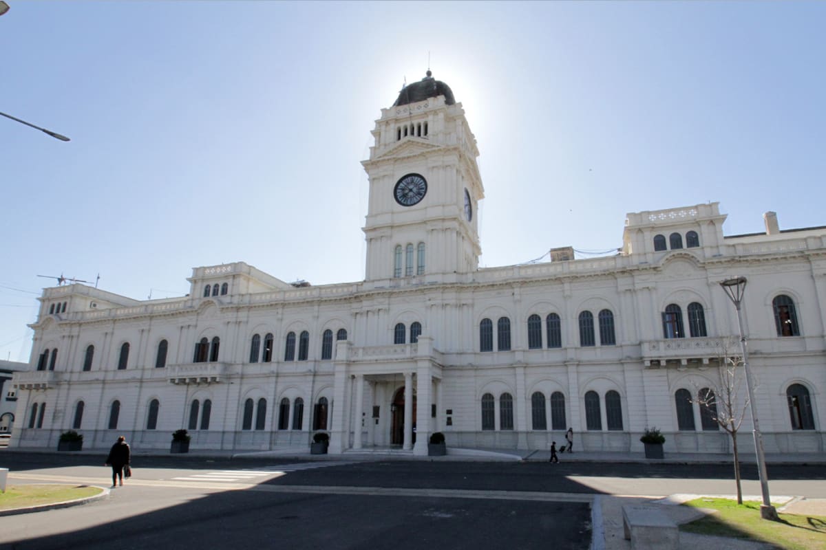 Las elecciones a gobernador en Entre Ríos definirán quien ocupará la denominada Casa Gris para el mandato 2023-2027