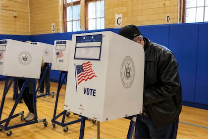 Las elecciones de medio término están programadas para el 3 de noviembre de 2026