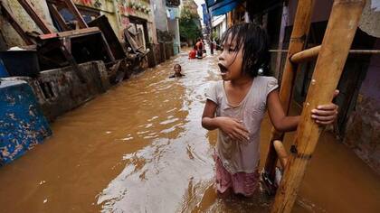 Las emergencias climáticas están afectando especialmente a los niños en las sociedades más vulnerables