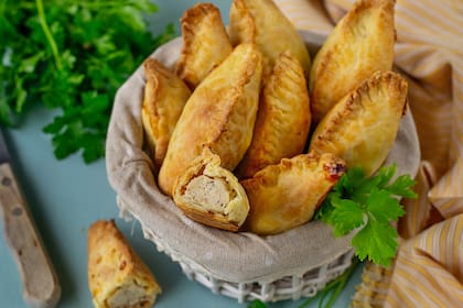Las empanadas de atún son ideales para comer en Semana Santa (imagen ilustrativa)