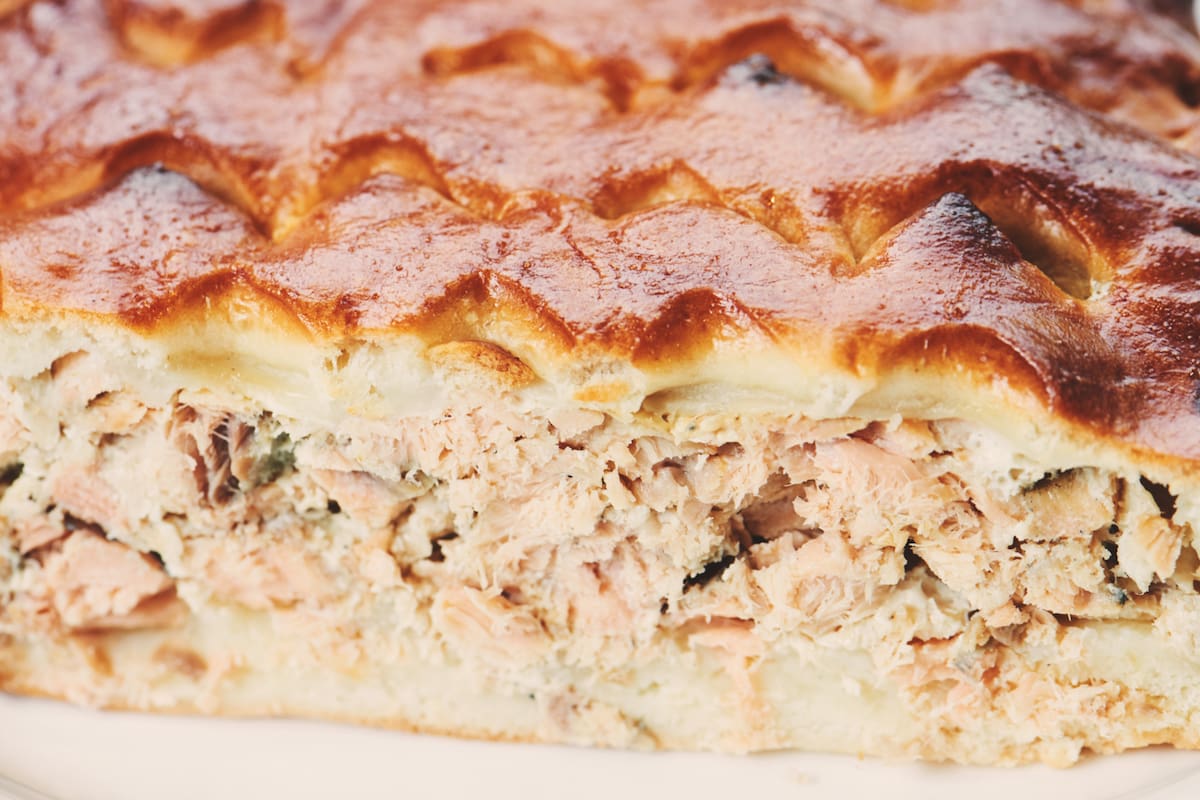 Las empanadas, tartas y pasteles rellenos con pescado protagonizan las mesas de Pascua.