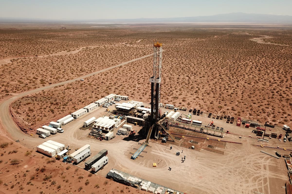 Las empresas adquirieron el 49 % de la participación de Schlumberger en el bloque Bandurria Sur y comprarán un 11% de YPF