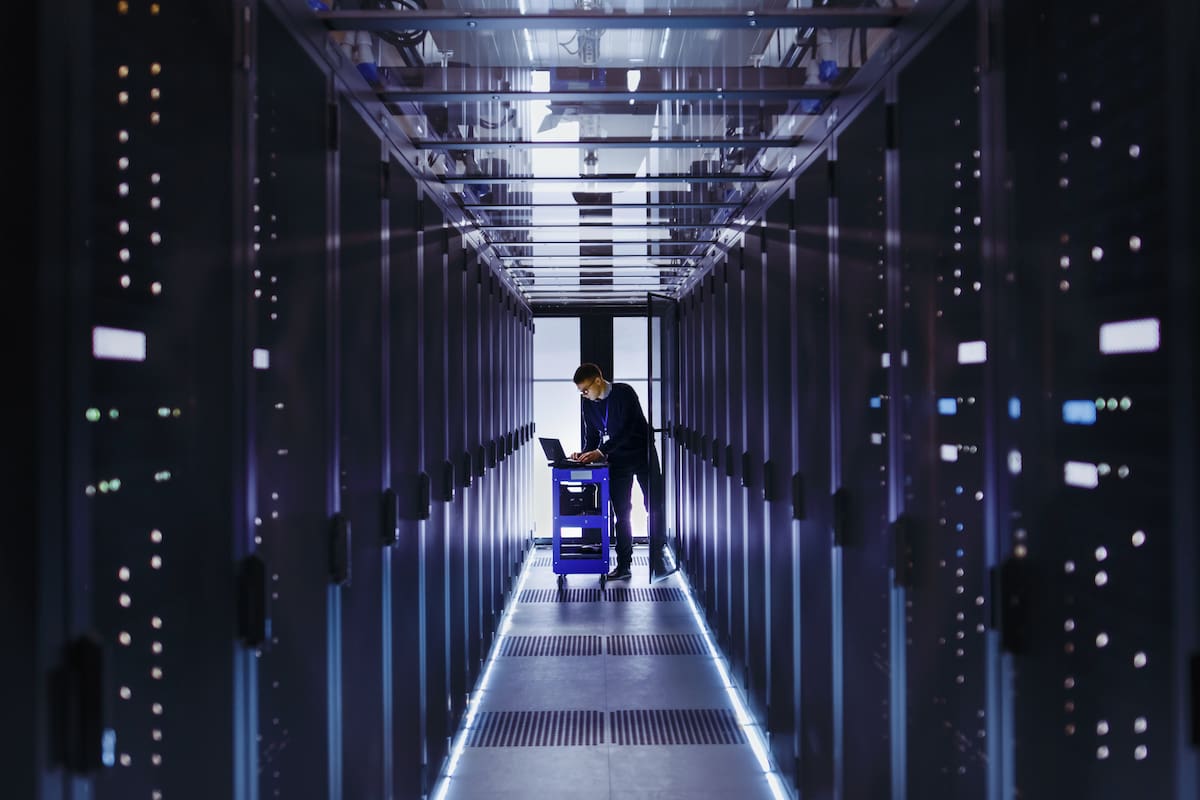 Las empresas que adoptan soluciones de automatización de procesos e inteligencia artificial reducen el tiempo dedicado a procesos manuales en un 80%.