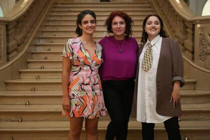 Las encargadas de hablar en representación del bloque del FDT durante la sesión fueron las legisladoras que integran la Comisión de Mujer, Infancia, Adolescencia y Juventud