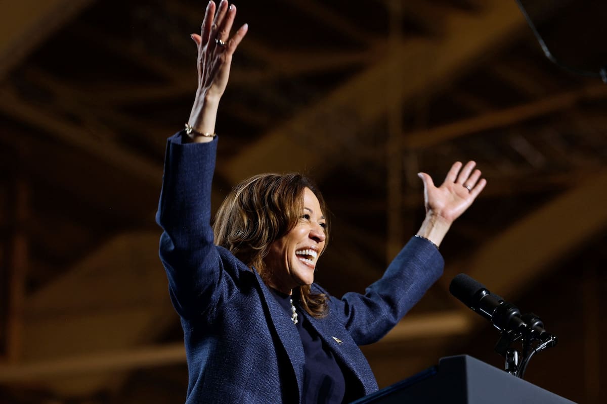 Las encuestas muestran a Kamala Harris como favorita para suceder a Gavin Newsom en California en 2026 (Photo by JEFF KOWALSKY / AFP)