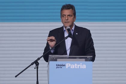 Las encuestas muestran distintos escenarios para Sergio Massa en el balotaje 2023 contra Javier Milei