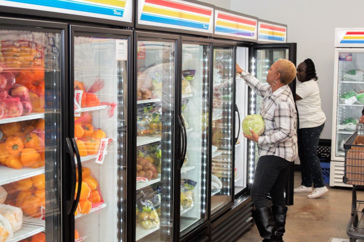 Las entidades comunitarias texanas mantendrán programas de distribución de alimentos, despensas móviles y servicios complementarios de apoyo social