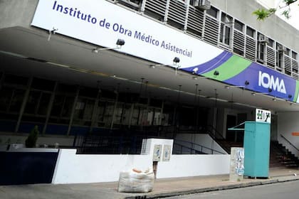 Las entidades provinciales asociadas a IOMA afirman que la obra social bonaerense les debe más de dos meses de prestaciones