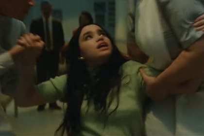 Las escenas de la hija mayor de Sofía Gala Castiglione tiene lugar en el sexto episodio de la biopic (Foto: Captura / Netflix)
