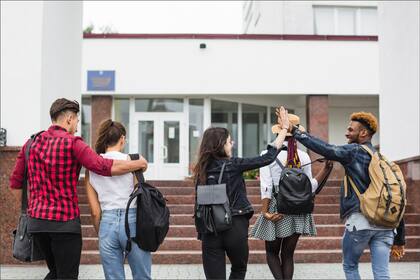 Las escuelas de California contarán con leyes más inclusivas desde julio de 2026