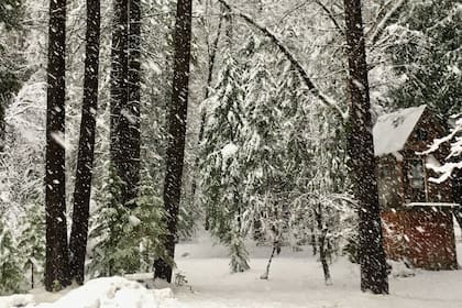 Las escuelas de toda Sierra Nevada han declarado un día de nieve para este martes
