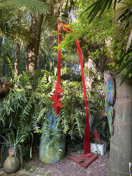 Las esculturas se integran perfectamente al paisaje e interactúan con el entorno